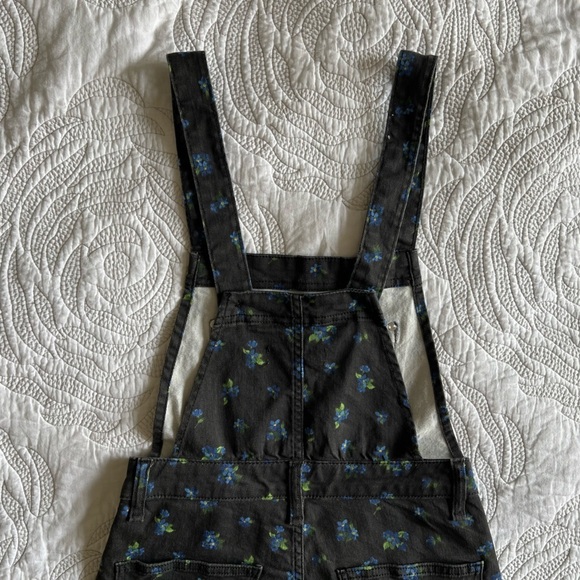 NWT - WeWoreWhat - Slouchy Watercolor Ditsy Floral Print Split Hem Overalls - Picture 13 of 15